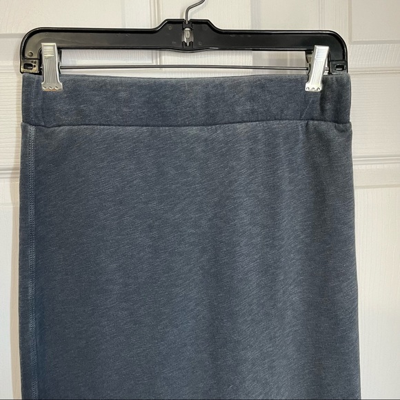 JAMES PERSE CLASSIC FLEECE SKIRT IN VINTAGE BLUE - Picture 4 of 8
